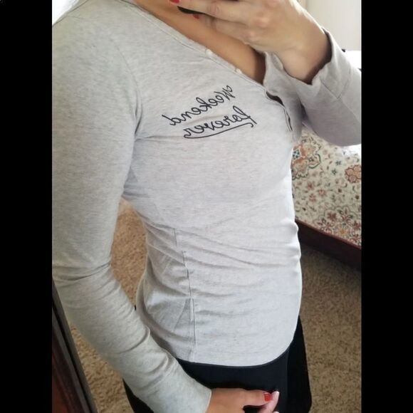 H&M weekend forever long slee tee 5 for $25 - Picture 2 of 5